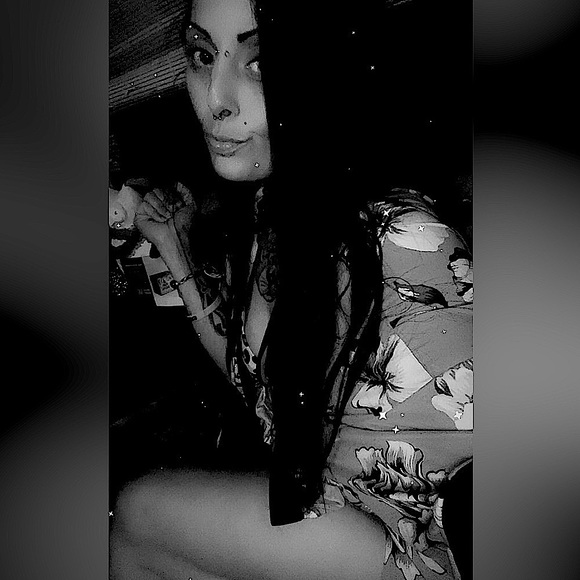 Meet your Posher, ❤️Esther Stella 💕😊
AKA 🐈‍⬛Catwoman🐈‍⬛ 🌙😻 - Picture 14 of 16